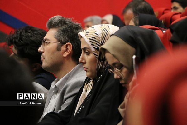 اختتامیه نخستین دوره «کد کمپ» در قم-1