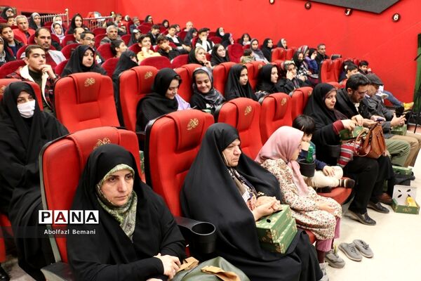 اختتامیه نخستین دوره «کد کمپ» در قم-1