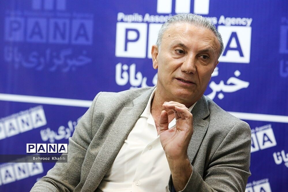 ‌مربی داخلی در شرایط فعلی به درد پرسپولیس نمی‌خورد
