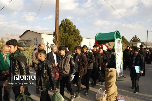 اعزام بیش از ۱۴۰ دانش‌آموز پسر مهریزی به اردوی راهیان نور