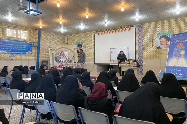 مجموعه کاراگاه‌های آموزش تدریس ریاضی برای نو معلمان در شهرستان آباده