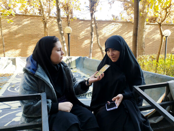 وداع دانش‌آموزان دبیرستان فرهنگیان ناحیه ۷ با شهید گمنام 