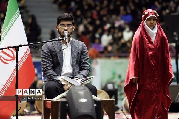 جشن تکلیف سیاسی دانش‌آموزان رأی اولی‌‌