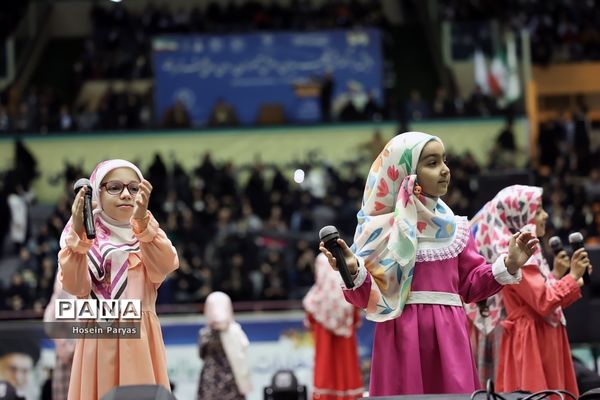 جشن تکلیف سیاسی دانش‌آموزان رأی اولی‌‌