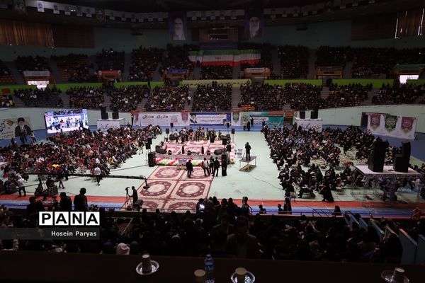 جشن تکلیف سیاسی دانش‌آموزان رأی اولی‌‌