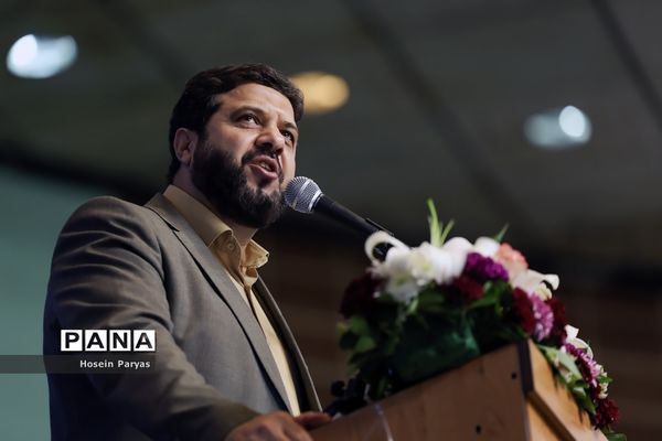 جشن تکلیف سیاسی دانش‌آموزان رأی اولی‌‌