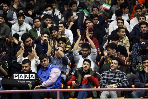 جشن تکلیف سیاسی دانش‌آموزان رأی اولی‌‌