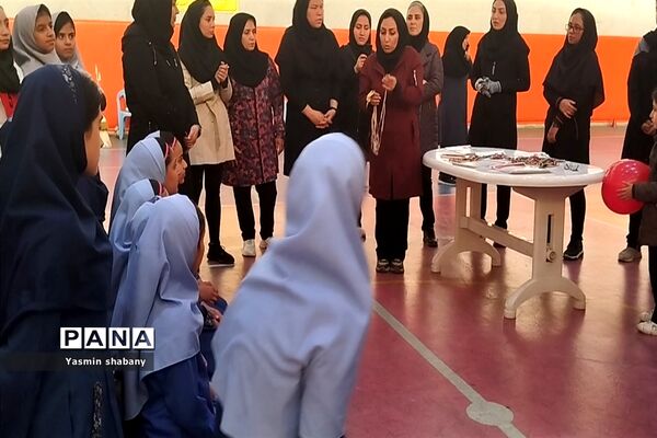 افتتاحیه نمایشگاه دست‌سازه دانش‌آموزی دبیرستان آرمینه مصلی نژاد