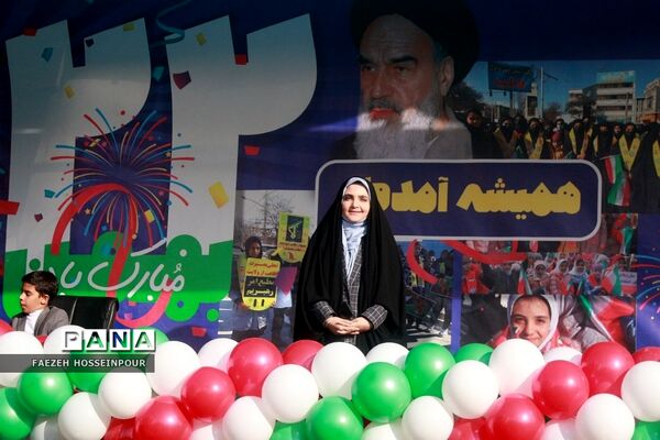 حضور دانش‌آموز خبرنگاران پانا شهرستان‌های استان تهران در راهپیمایی ۲۲ بهمن