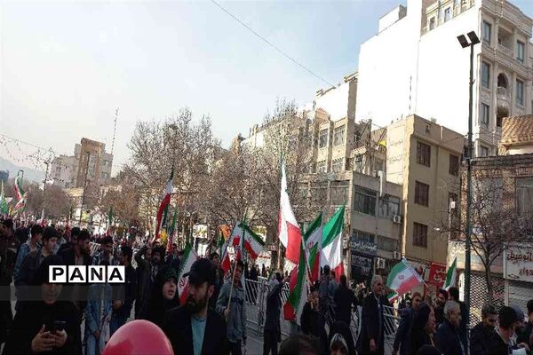 نمایش شکوه اقتدار و همبستگی