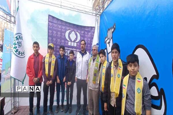نمایش شکوه اقتدار و همبستگی