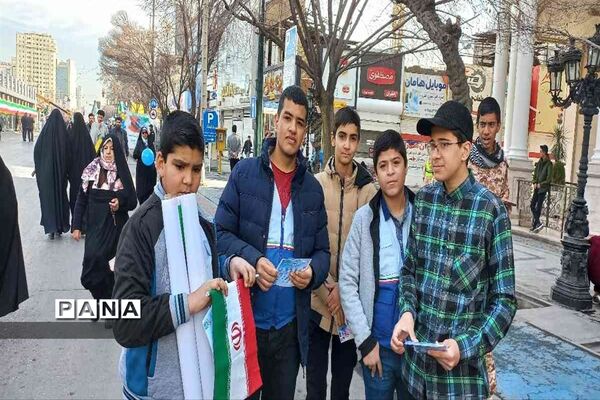 نمایش شکوه اقتدار و همبستگی