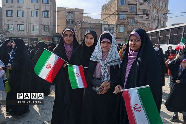 حضور پرشور مردم کهریزک و باقرشهر در راهپیمایی ۲۲بهمن