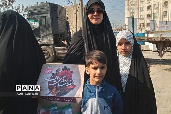 حضور پرشور مردم کهریزک و باقرشهر در راهپیمایی ۲۲بهمن