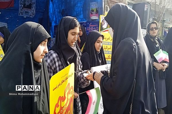 غرفه میدان ۱۴ صفر ۲ دختران نیشابور در راهپیمایی ۲۲ بهمن ماه