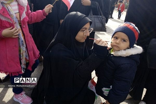 غرفه میدان ۱۴ صفر ۲ دختران نیشابور در راهپیمایی ۲۲ بهمن ماه