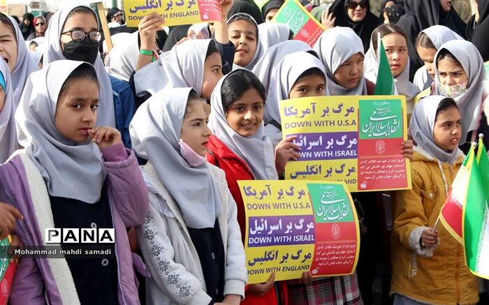 مردم همواره پای کار انقلاب اسلامی ایستاده‌اند/فیلم