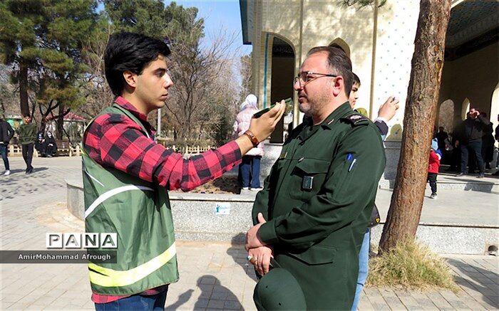 شرکت در راهپیمایی ۲۲ بهمن، انسجام ملی را بر رخ جهانیان می‌کشد