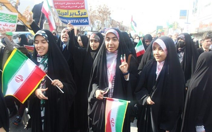 حضور پرشور و نشاط دهه هشتادی و نودی‌های قم در جشن سالگرد پیروزی انقلاب