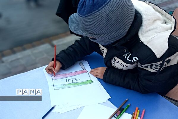 برپایی نمایشگاه فرهنگی سازمان دانش‌آموزی استان زنجان در مسیر راهپیمایی ۲۲بهمن