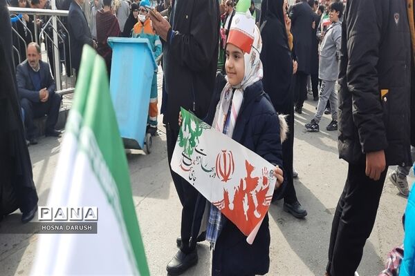 مراسم باشکوه ۲۲بهمن در جوار امام مهربانی‌ها