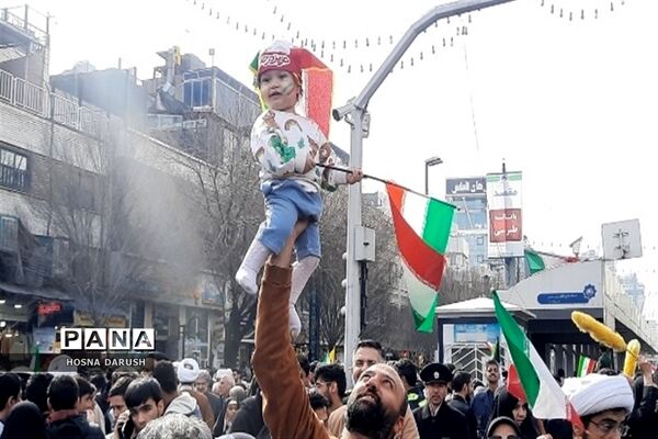 مراسم باشکوه ۲۲بهمن در جوار امام مهربانی‌ها