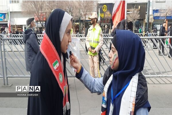 مراسم باشکوه ۲۲بهمن در جوار امام مهربانی‌ها