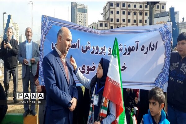مراسم باشکوه ۲۲بهمن در جوار امام مهربانی‌ها
