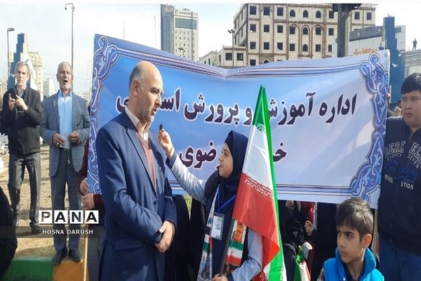مراسم باشکوه ۲۲بهمن در جوار امام مهربانی‌ها