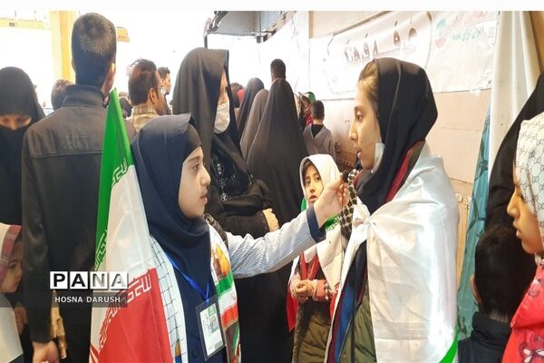 مراسم باشکوه ۲۲بهمن در جوار امام مهربانی‌ها