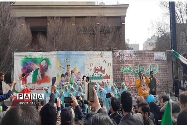 مراسم باشکوه ۲۲بهمن در جوار امام مهربانی‌ها