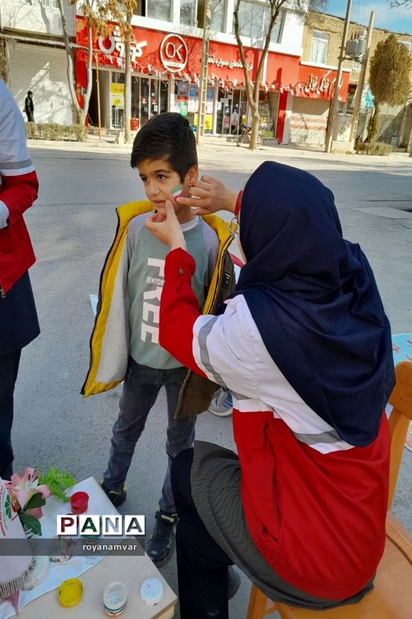 برپایی ایستگاه دوستدار کودک در راهپیمایی 22 بهمن