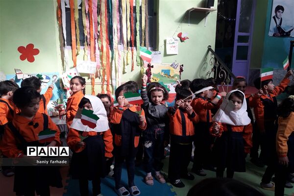 بر‌پای نمایشگاه مهد‌انقلاب ‌به‌مناسبت ۲۲بهمن‌
