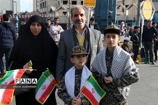 حضور پرشور مردم در یوم الله 22 بهمن ماه