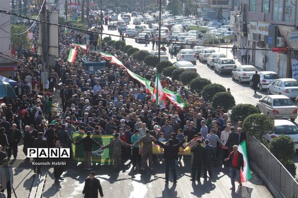 گام‌های استوار مردم آمل در چهل و پنجمین فجر انقلاب
