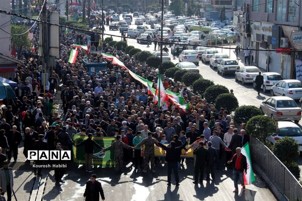 گام‌های استوار مردم آمل در چهل و پنجمین فجر انقلاب