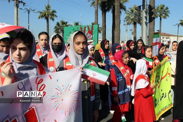 گام‌های استوار مردم آمل در چهل و پنجمین فجر انقلاب