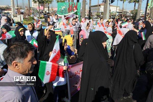 گام‌های استوار مردم آمل در چهل و پنجمین فجر انقلاب