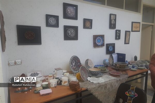 آیین افتتاحیه نمایشگاه صنایع‌دستی در شهر آستانه