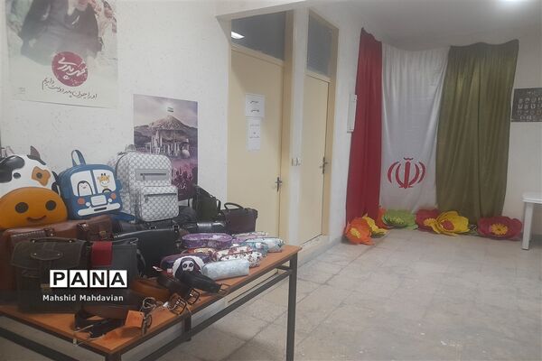 آیین افتتاحیه نمایشگاه صنایع‌دستی در شهر آستانه