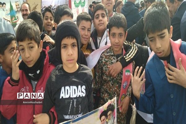 برگزاری راهپیمایی باشکوه 22 بهمن ماه در شهر کندر