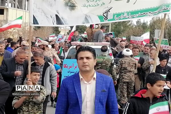 حضور حماسی و پرشور مردم شهرستان بیضا در راهپیمایی ۲۲ بهمن ماه