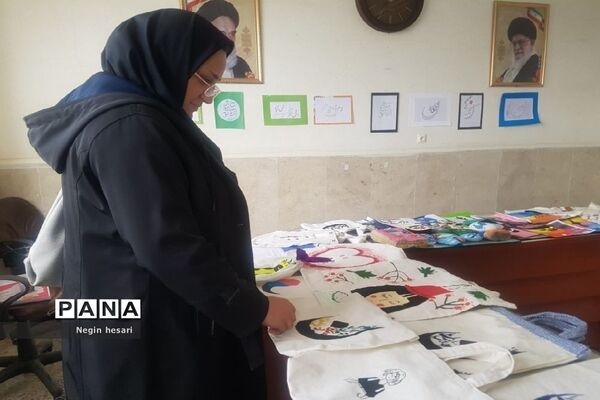 نمایشگاه دستاوردهای هنری دانش‌آموزان شهرستان پیشوا