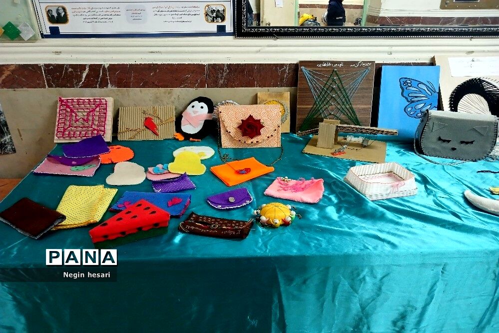 نمایشگاه دستاوردهای هنری دانش‌آموزان شهرستان پیشوا