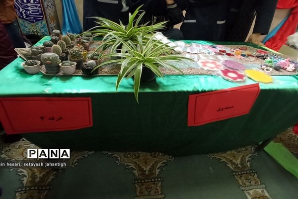 نمایشگاه دستاوردهای هنری دانش‌آموزان شهرستان پیشوا