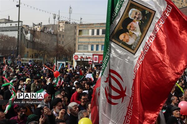 راهپیمایی 22 بهمن در مشهد