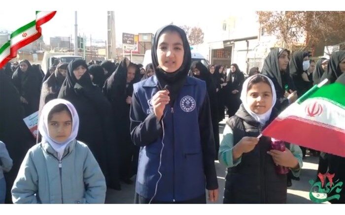 حضور پرشور دانش‌آموزان منطقه افشار در راهپیمایی ۲۲بهمن/ فیلم