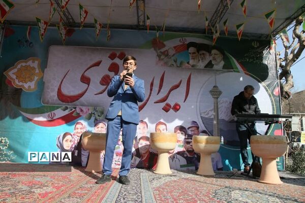 غرفه انقلاب در راهپیمایی 22 بهمن