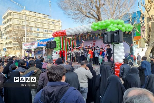 غرفه انقلاب در راهپیمایی 22 بهمن