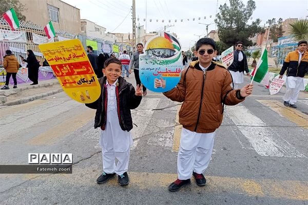 حضور دانش‌آموزان زاهدانی در راهپیمایی ۲۲ بهمن